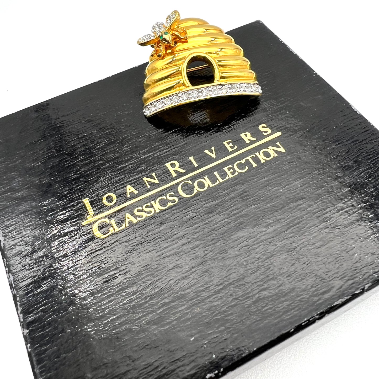 Joan Rivers Bee on Beehive Broche plaquée or dans boîte Joan Rivers