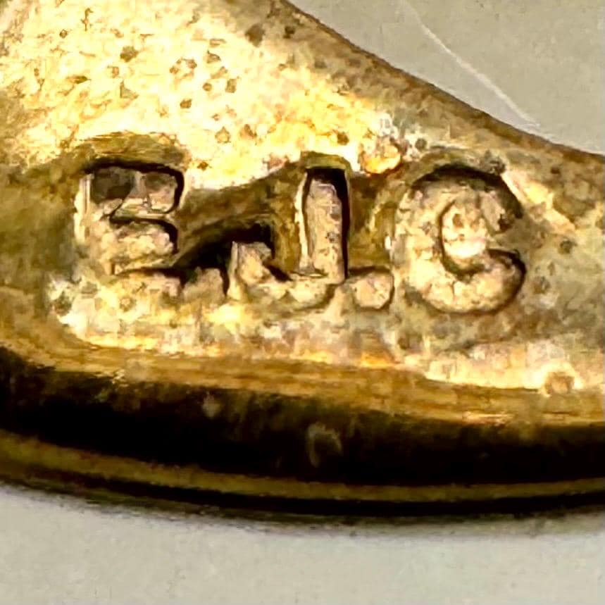 EJ Clewley & Co 1946 375 9ct Gold Shell Cameo Brooch