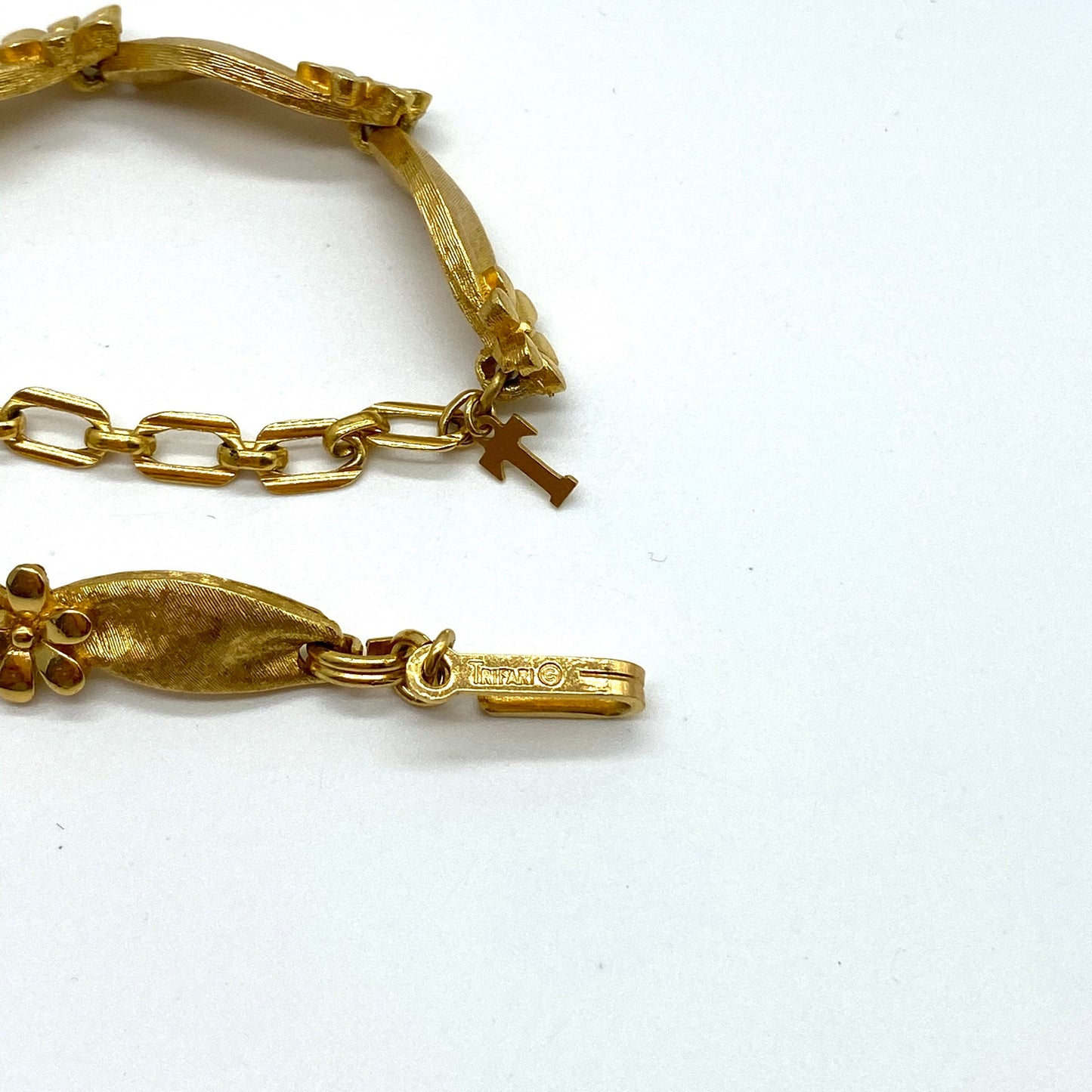 Trifari Gold Plated 1960s Floral Link Collar