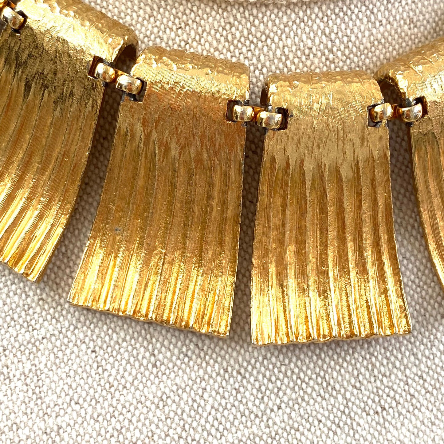 Vendomê Heavy Statement Necklace