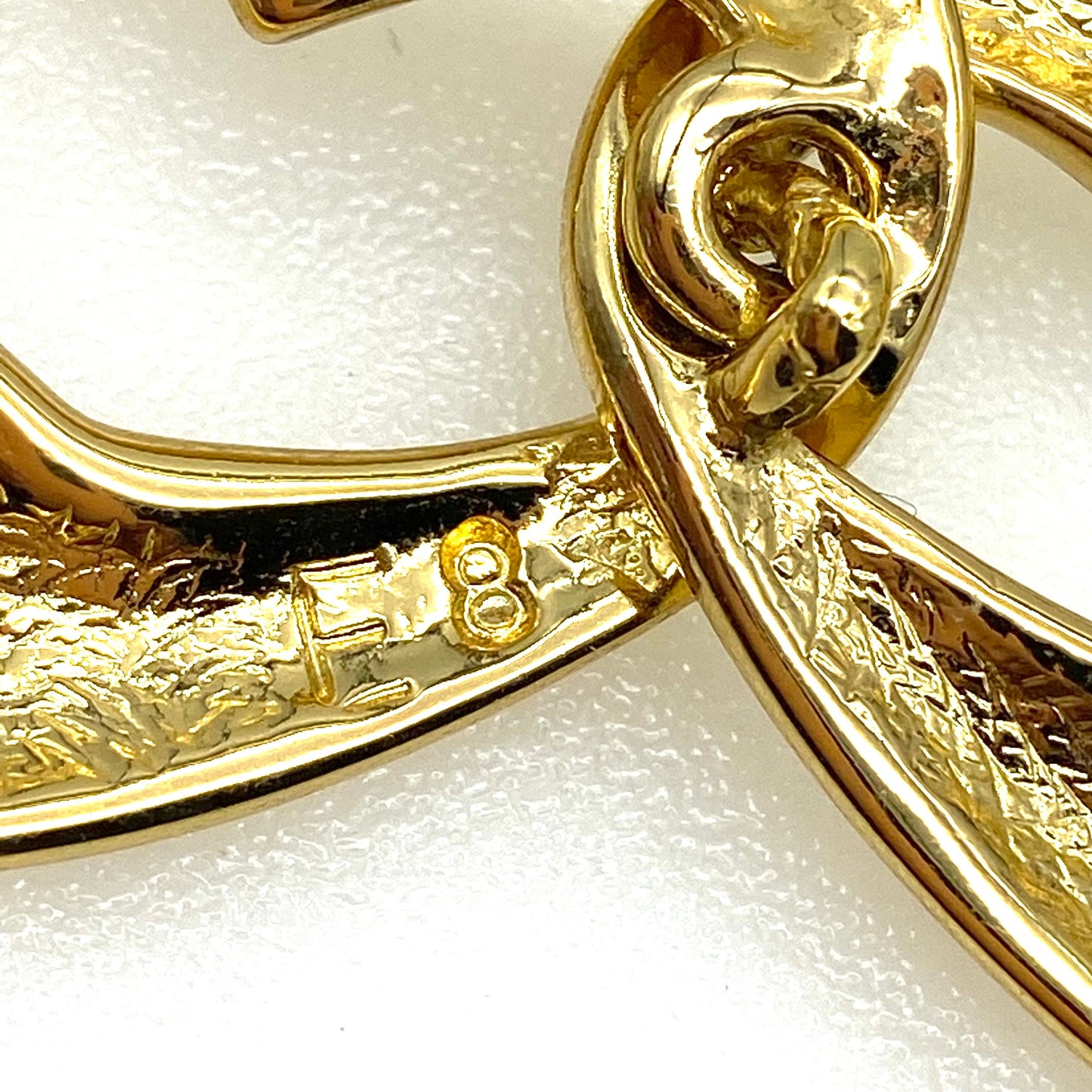 Yves Saint Laurent Collier à maillons cœur ouvert plaqué or