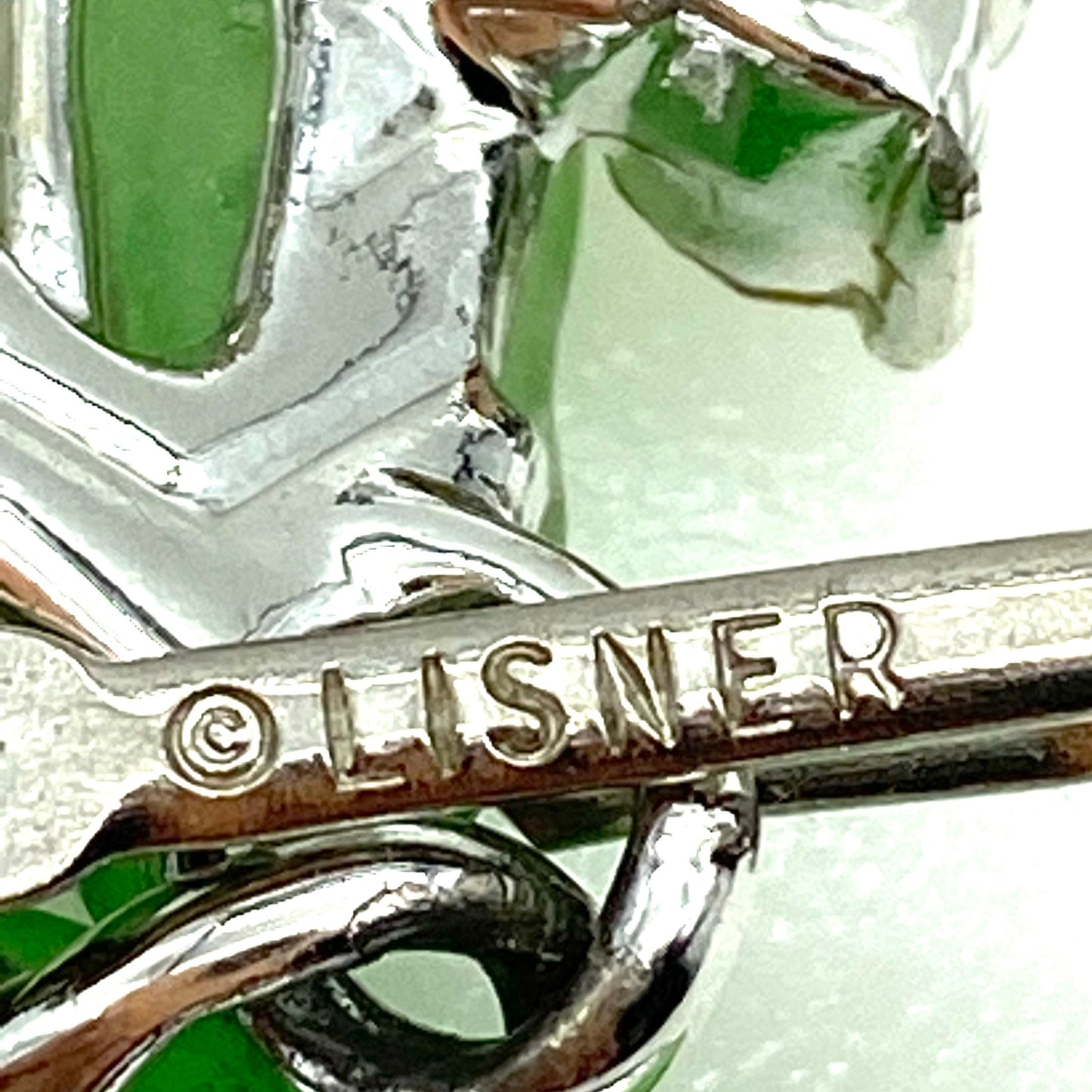 Collier Lisner Feuille de Lucite et Ton Chrome