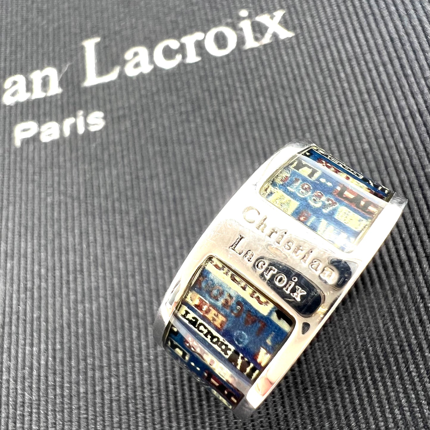 Christian Lacroix Winter Fall 1987 Ring and Bangle Set chacun dans des boîtes originales (Future Collectibles)