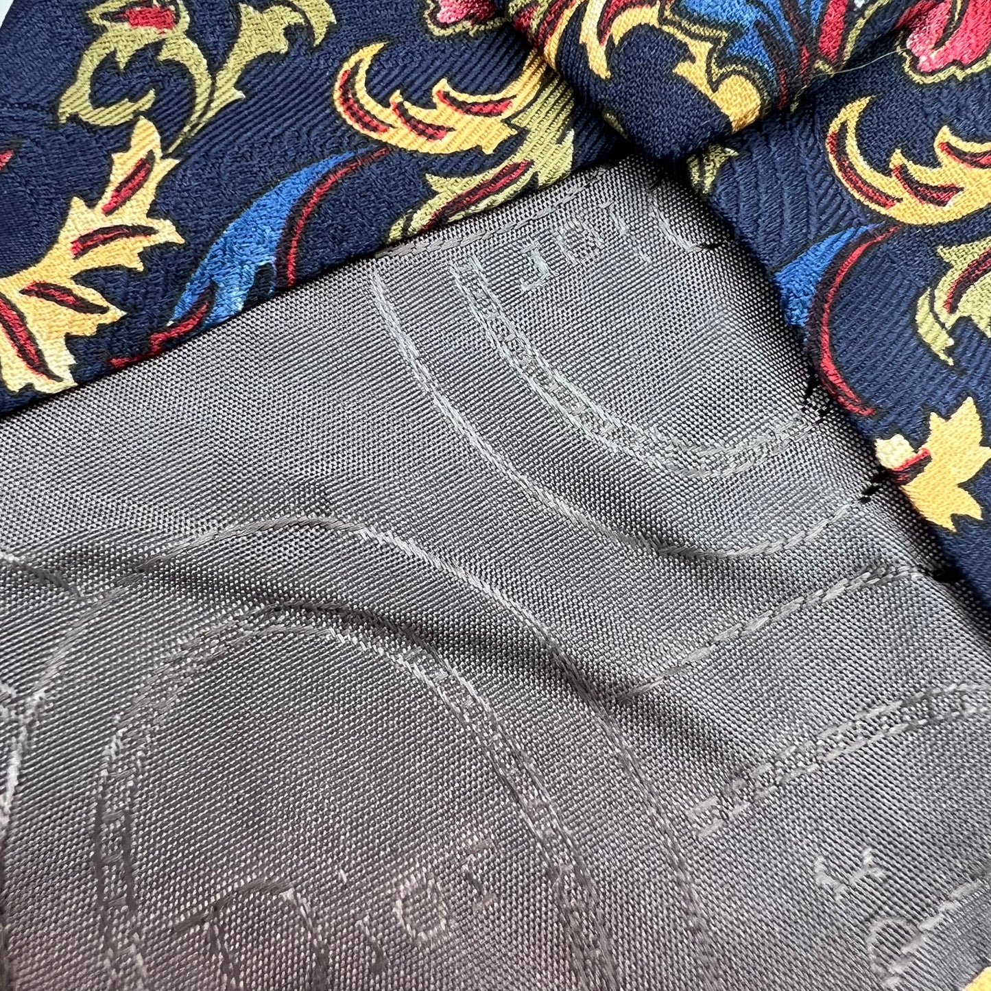 Christian Dior Monsieur Acanthus Leaves Cravate en soie pure des années 1980