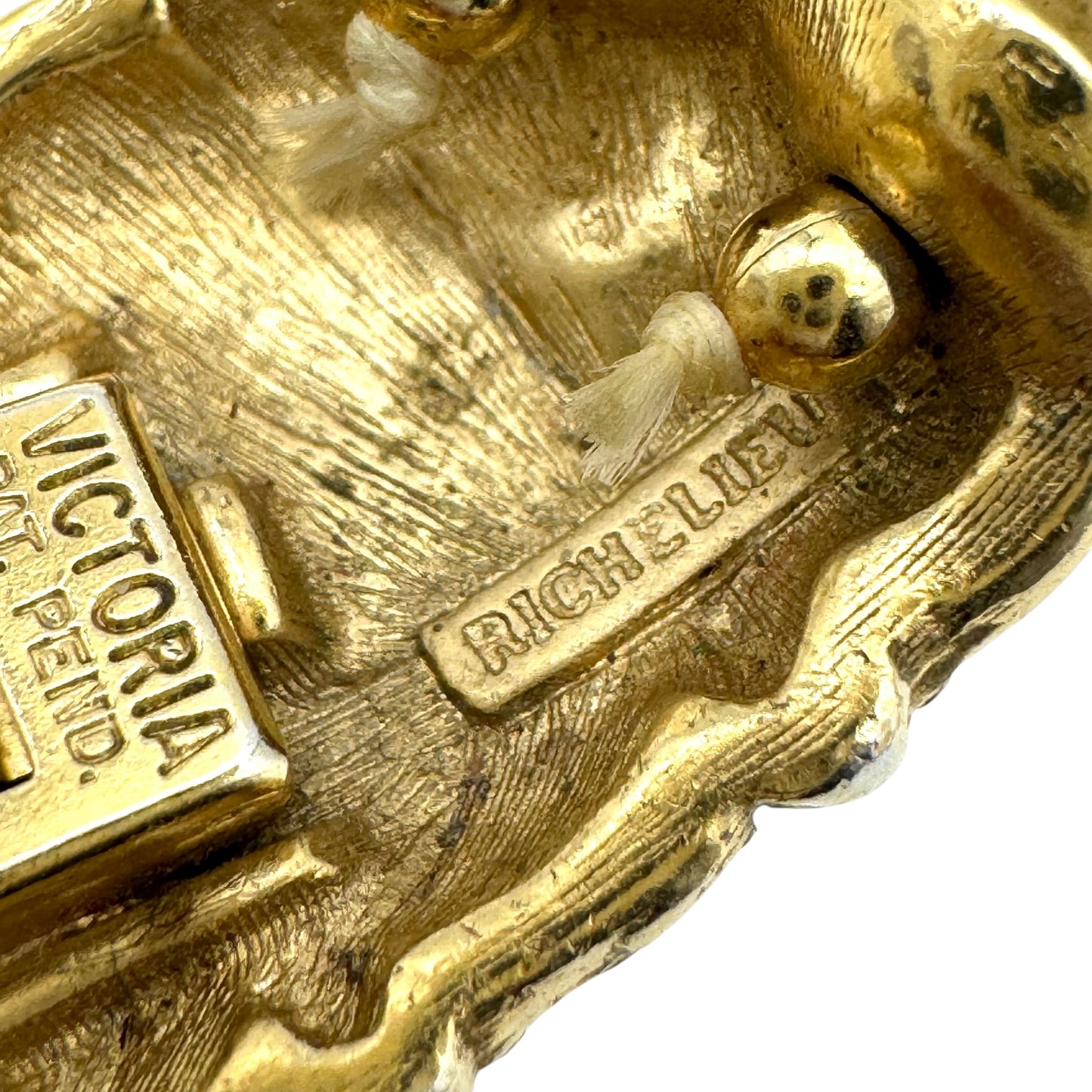 Richelieu Victoria Pat Pend 1980's Double Row Faux Pearl Front Clasp Necklace