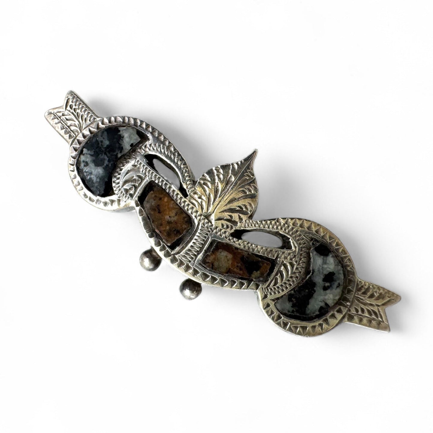 Silver (Unmarked) Victorian Engraved Scottish Agate Bar Brooch