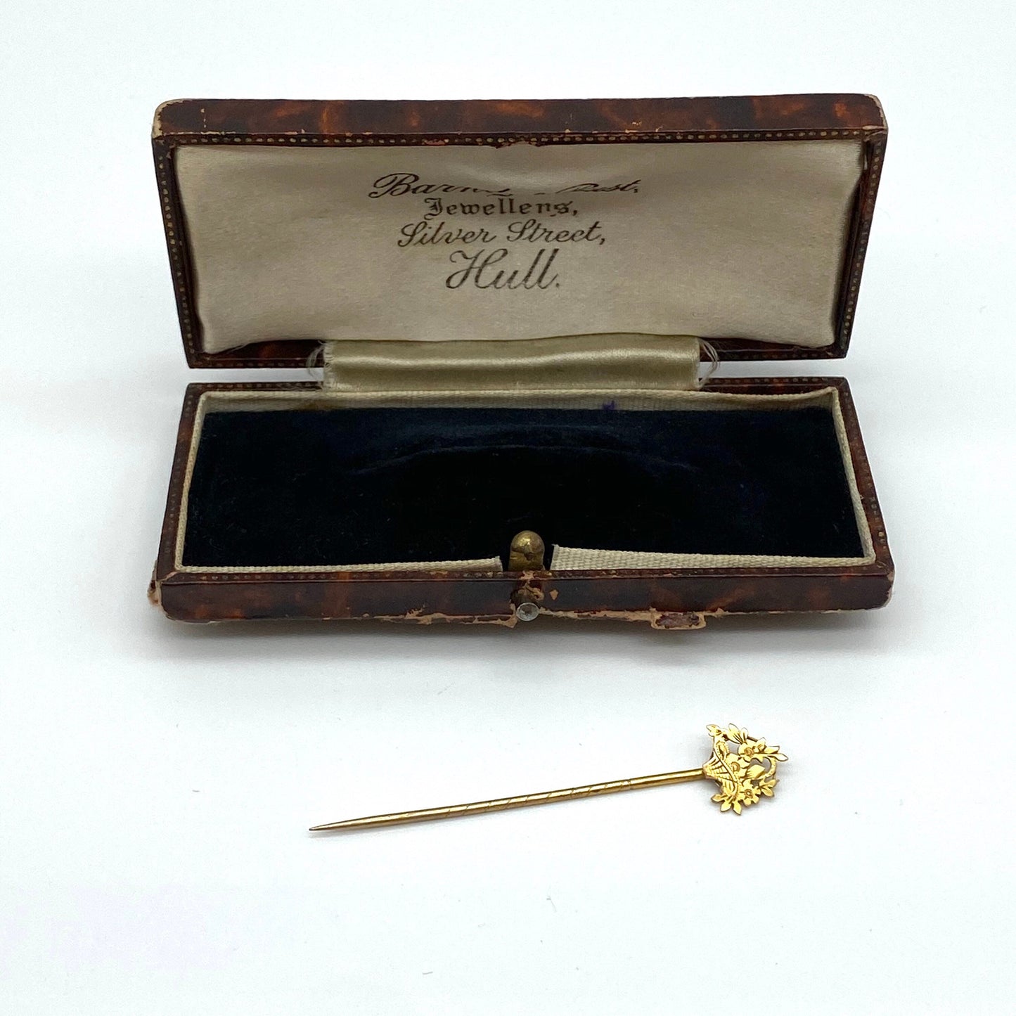18ct Victorian Flower Basket Hatpin in Barnby & Rust Box