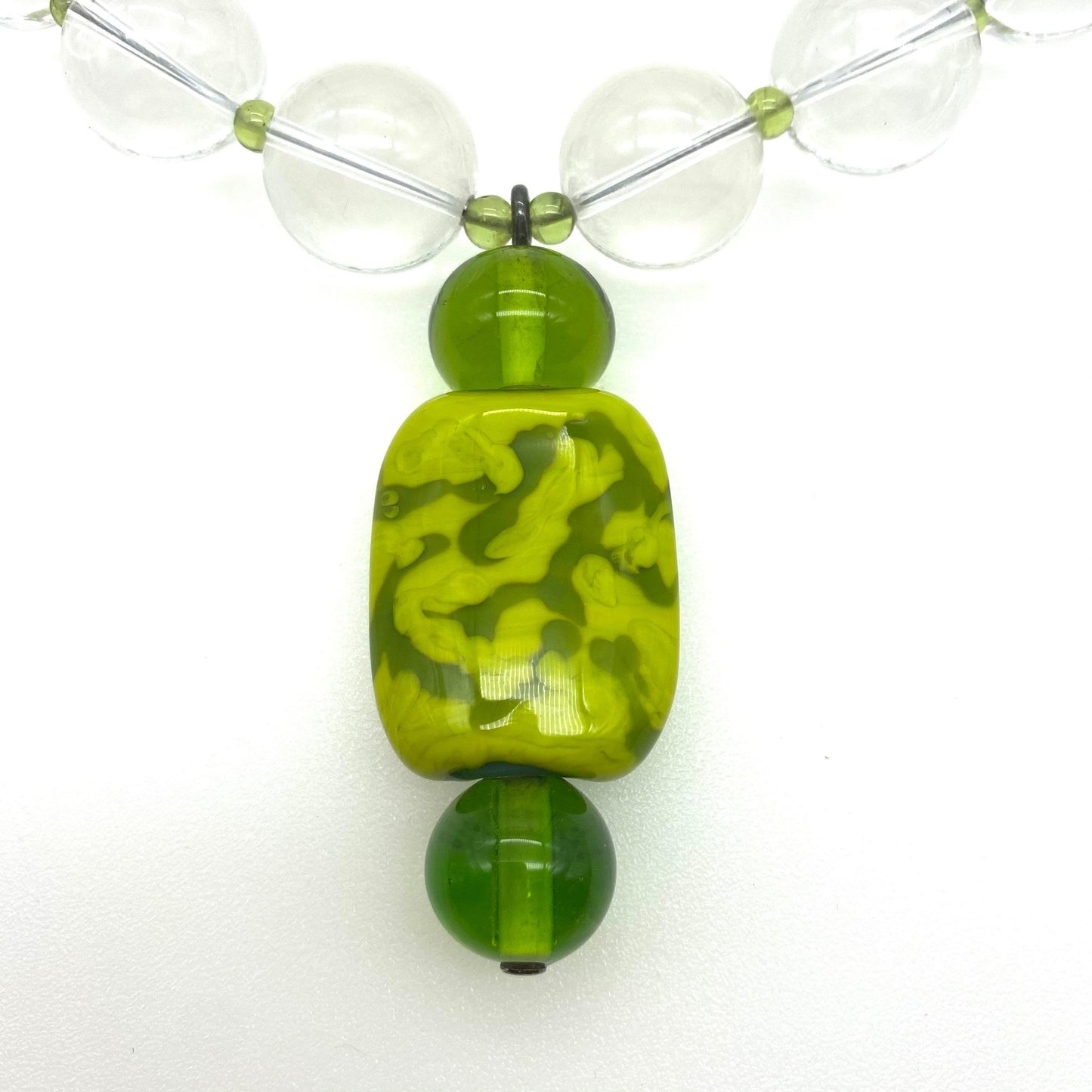 Énorme collier de perles en cristal de roche avec pendentif en verre d’art et fermoir magnétique en argent massif 925 par Langer