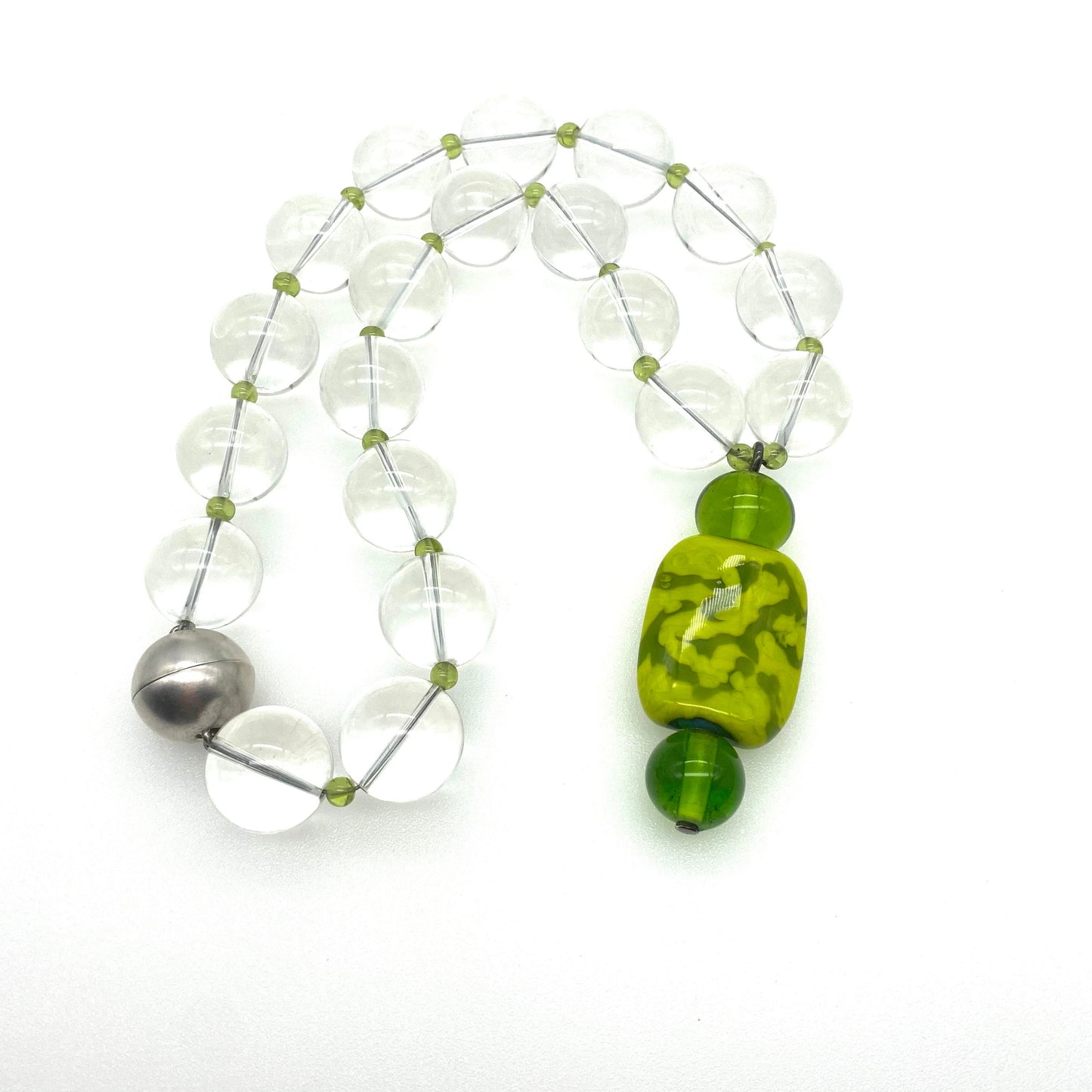 Énorme collier de perles en cristal de roche avec pendentif en verre d’art et fermoir magnétique en argent massif 925 par Langer