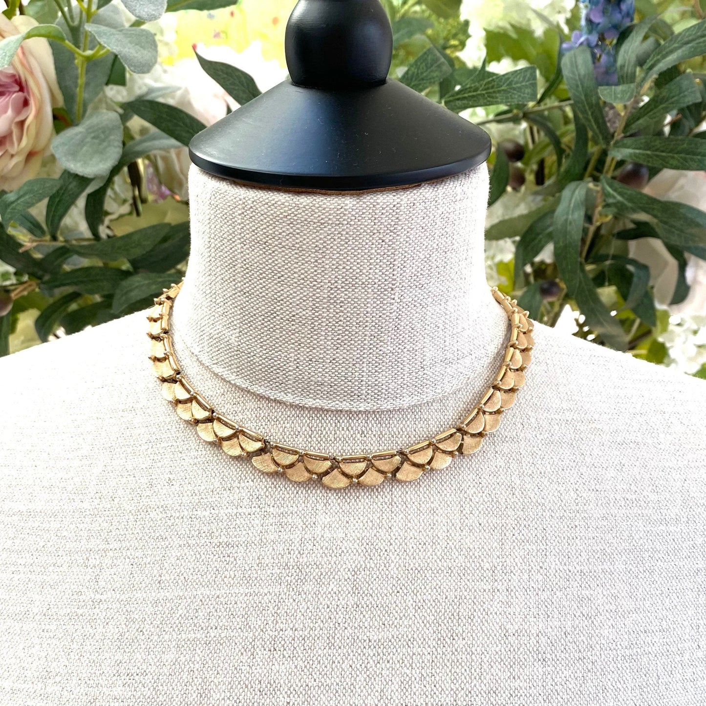 Crown Trifari Brushed Gold Plated 1960's Scalloped Choker With Crown Trifari Hang Tag