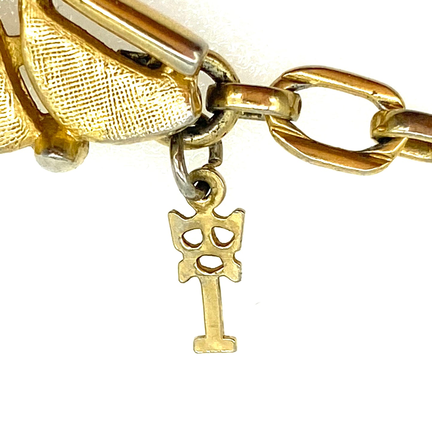 Crown Trifari Brushed Gold Plated 1960's Scalloped Choker With Crown Trifari Hang Tag