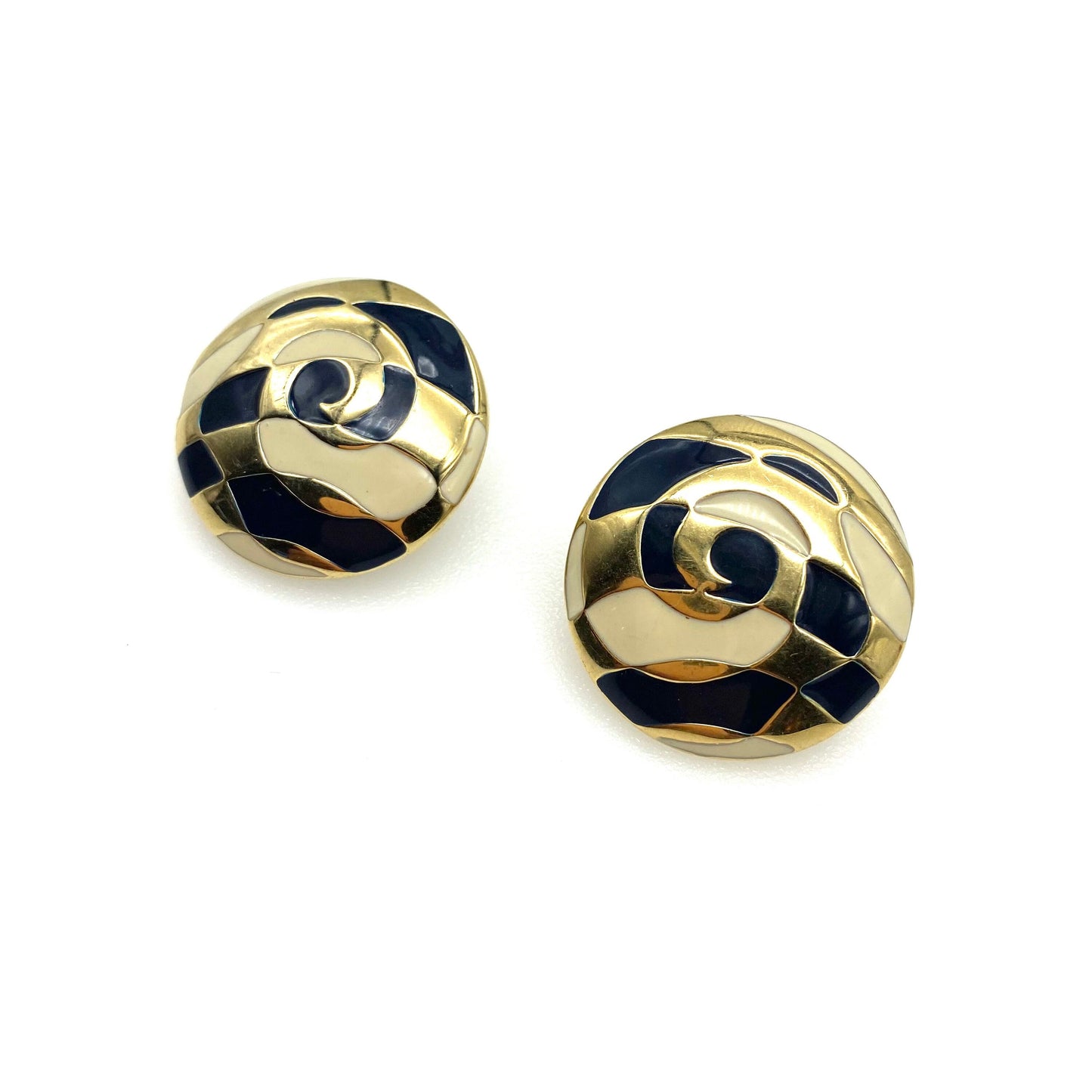 Signed Gold Tone Black and Cream Enamel Abstract Mod Clip On Earrings