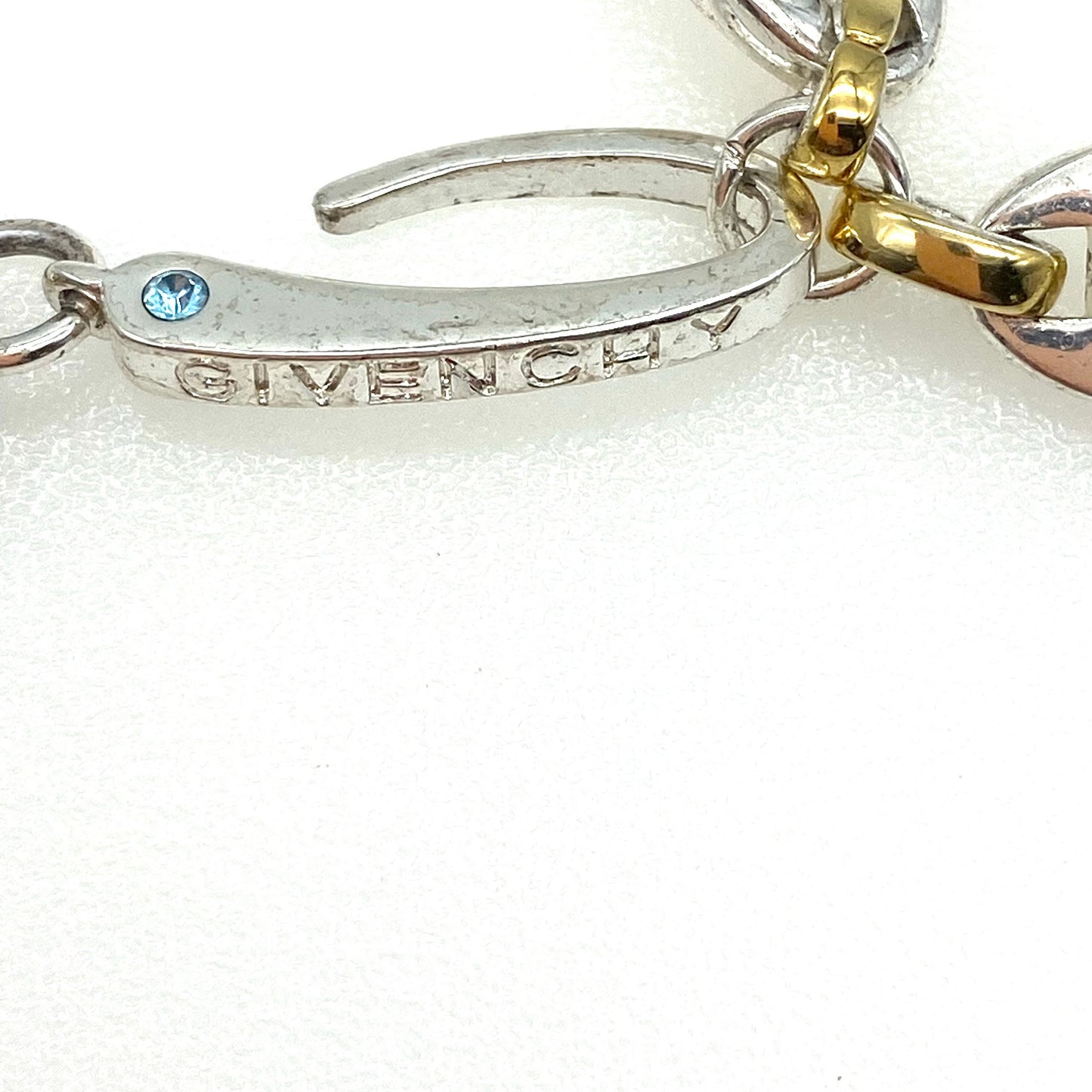 Collier Givenchy