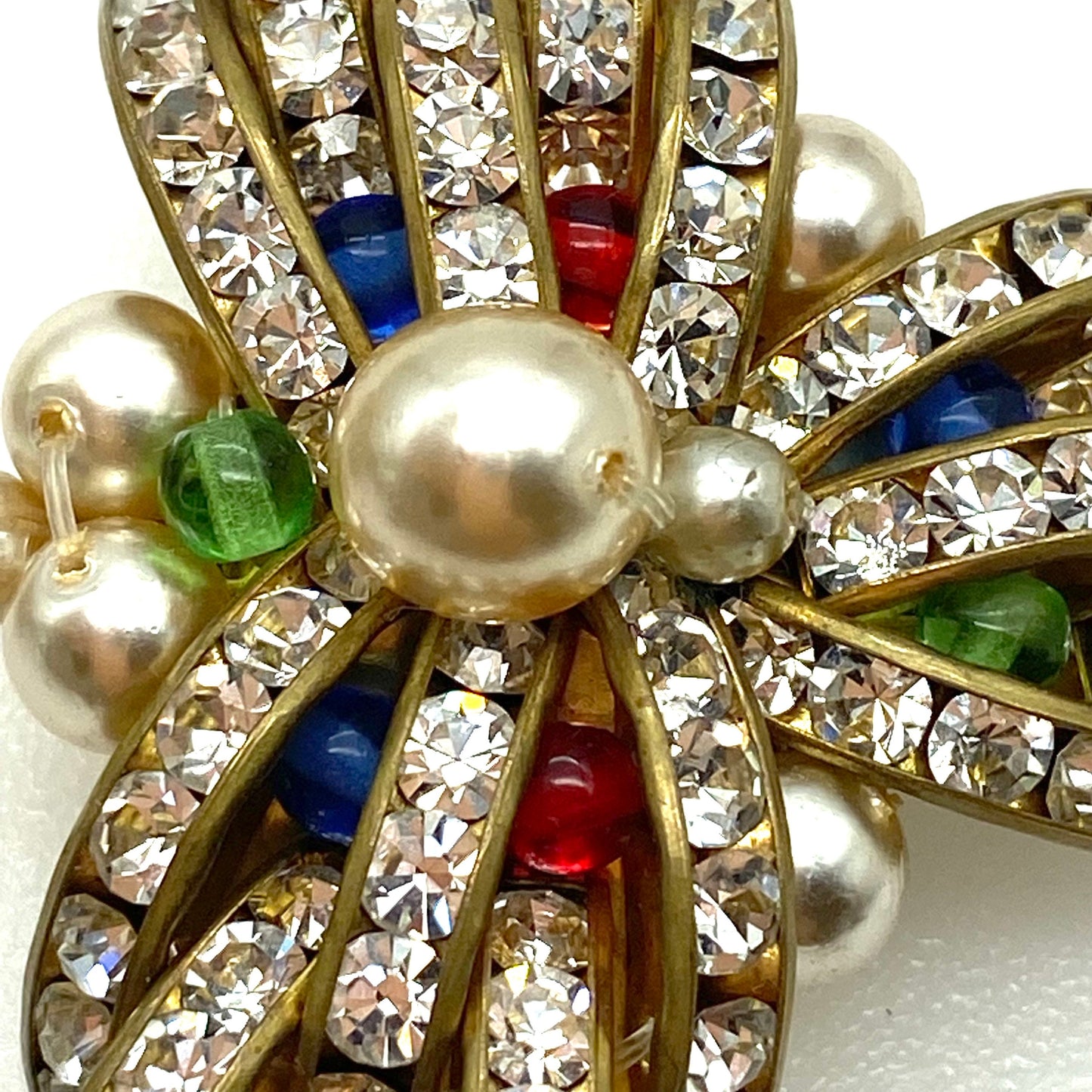 Art Déco Huge Channel Set Crystal Clip On Boucles d’oreilles avec perles de verre et fausses perles