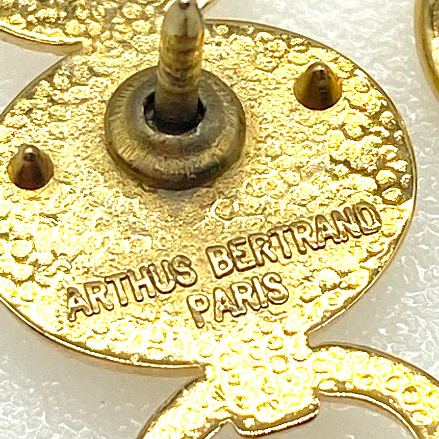 Arthus Bertrand Paris Gucci Pin