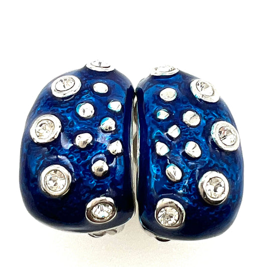 Boucles d'oreilles à clip en émail bleu large demi-cerceau non signées
