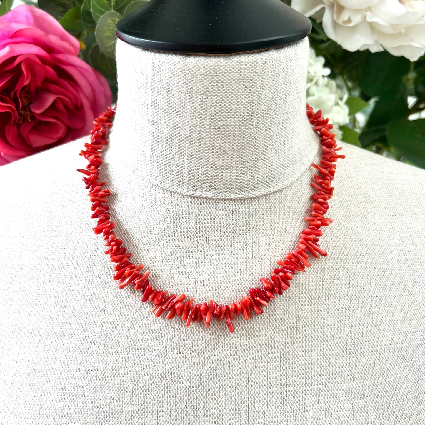 Collier vintage de branches de corail rouge/rose