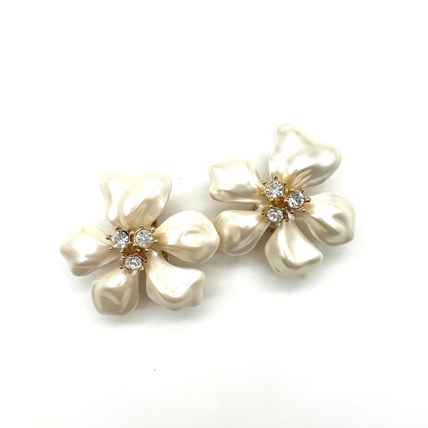 KJL by Kenneth Jay Lane 22ct Gold Plated White Resin Keshi Pearl Effect and Crystal Flower Clip on Earrings (Future Collectible)